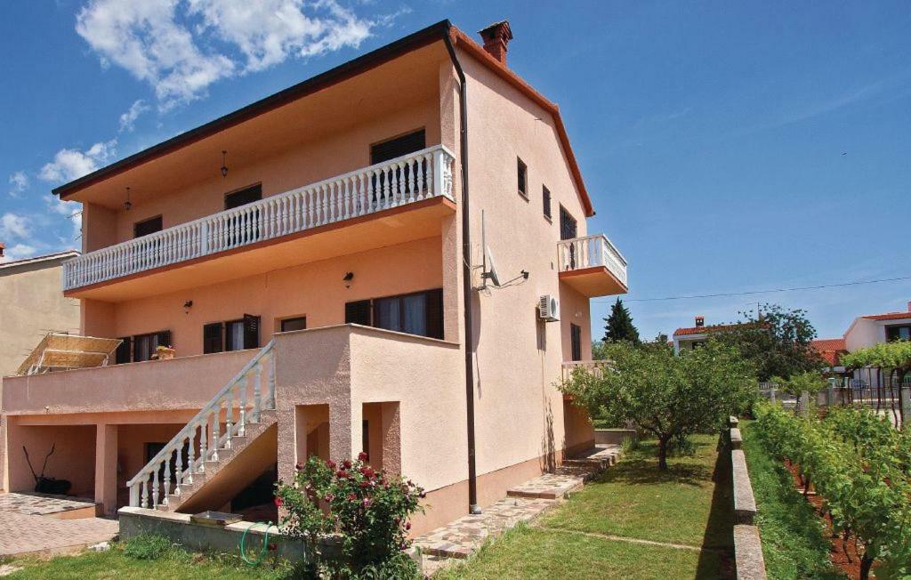 Vito 2 Apartman Póla Kültér fotó