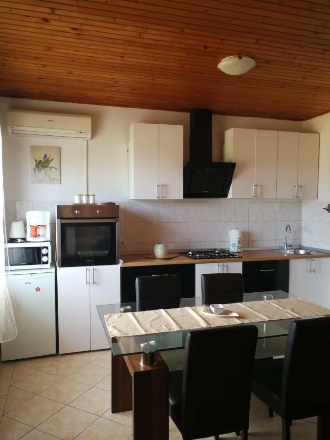 Vito 2 Apartman Póla Kültér fotó